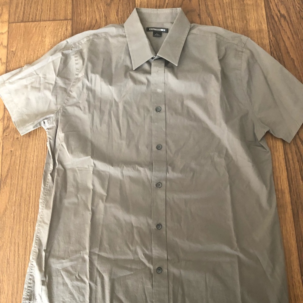 Men’s grey button up